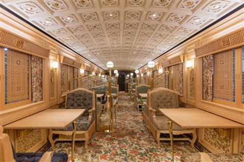 「或る列車」（車内）　写真提供：JR九州